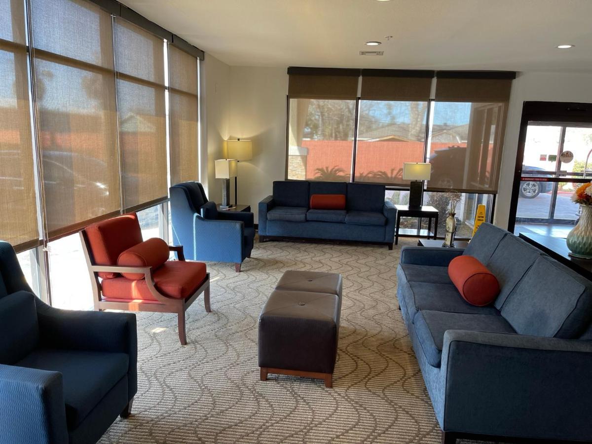 Comfort Suites Lake Charles Exterior foto