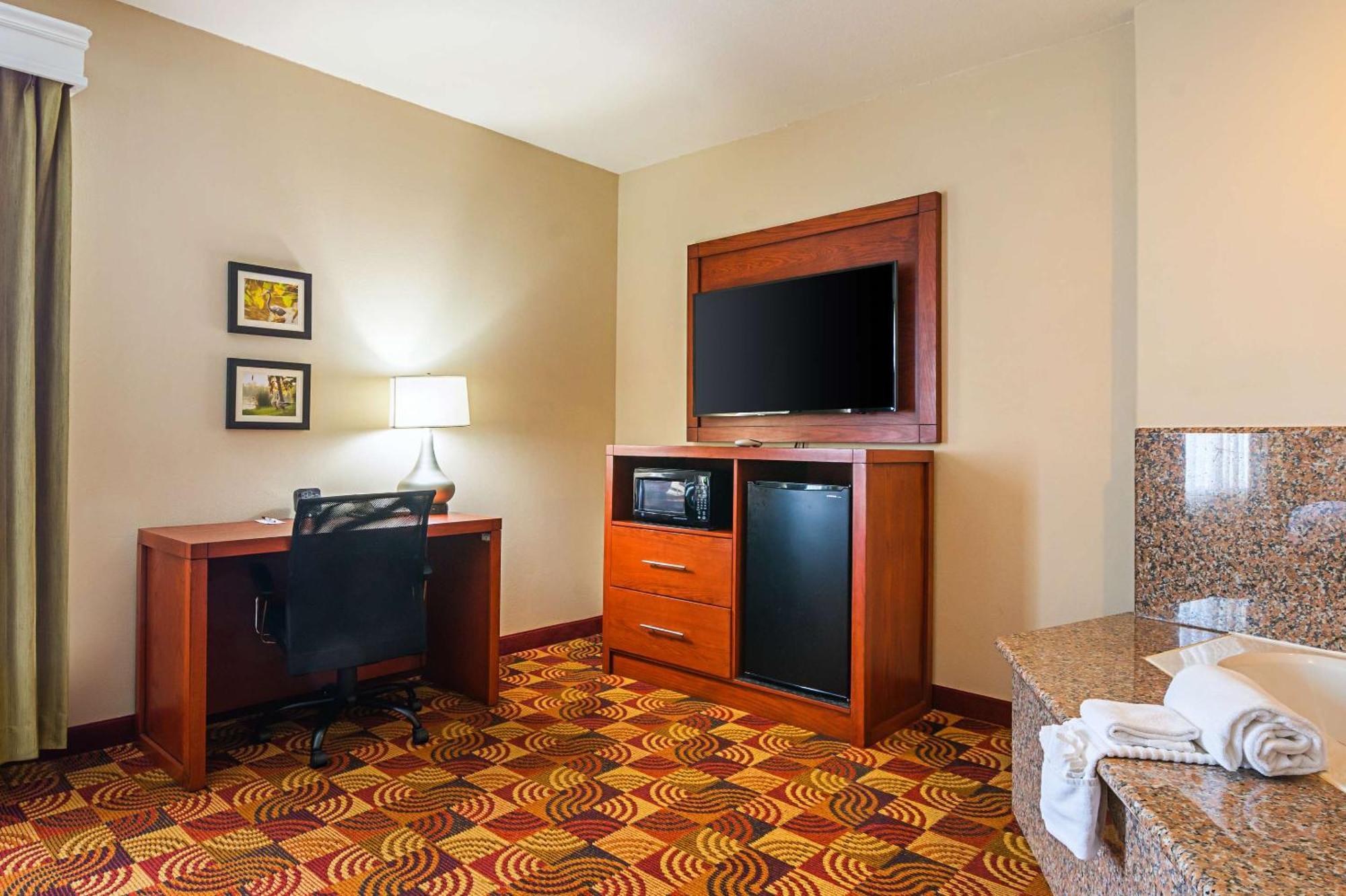 Comfort Suites Lake Charles Exterior foto